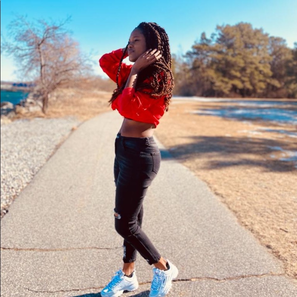 Meet your Posher, Elizabeth